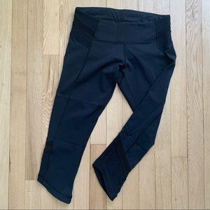 Lululemon crop leggings.